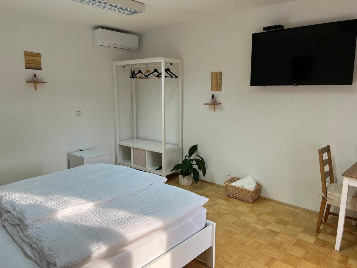 Ferienwohnung Sobe Prostija Ptuj Exterior foto